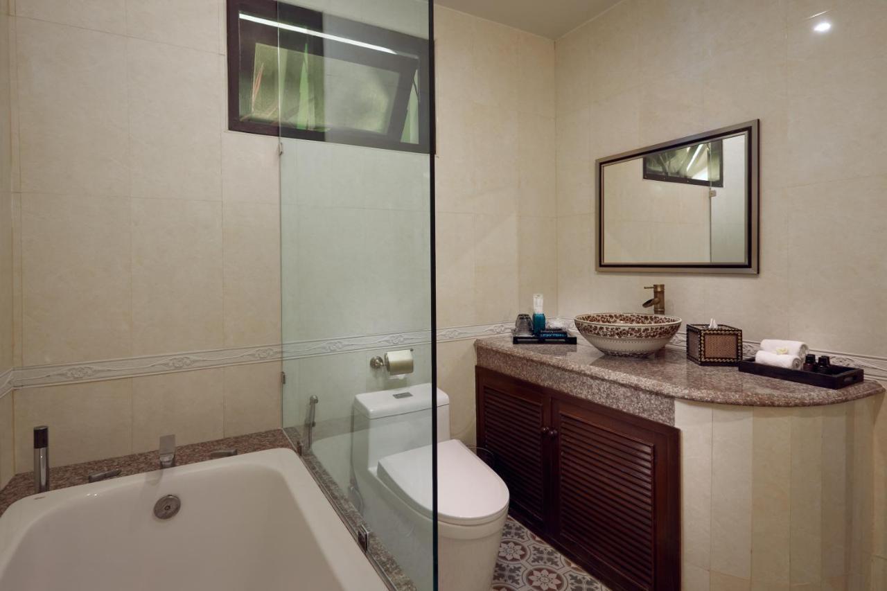 Chinoiserie Collection Resort And Spa Nai Harn Exterior photo